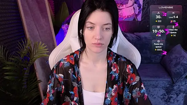 roxy riot  online show from 20, 11, 2025