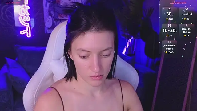 roxy riot  online show from 6, 4, 2026