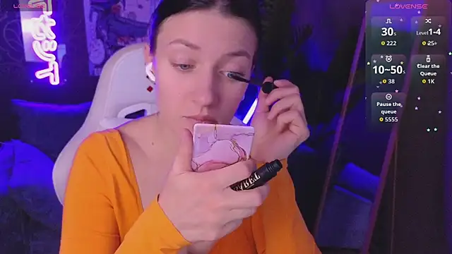 roxy riot  online show from 14, 4, 2026