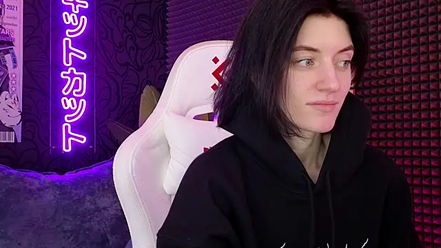 roxy riot  online show from 11, 3, 2025