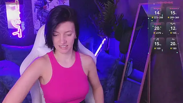 roxy riot  online show from 15, 4, 2026