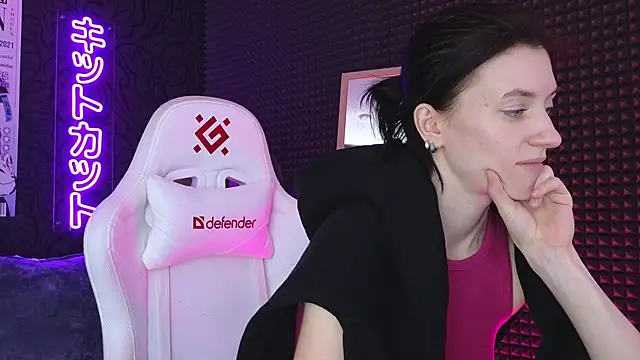 roxy riot  online show from 3, 3, 2025