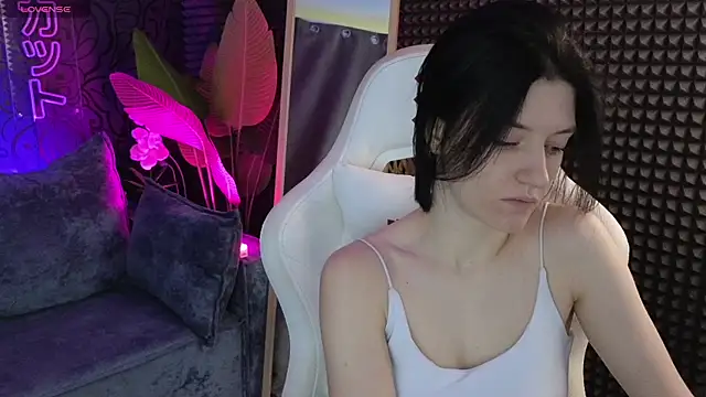 roxy riot  online show from 29, 9, 2025