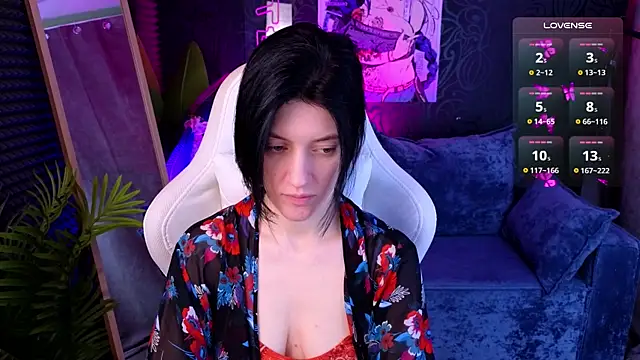 roxy riot  online show from 14, 11, 2025