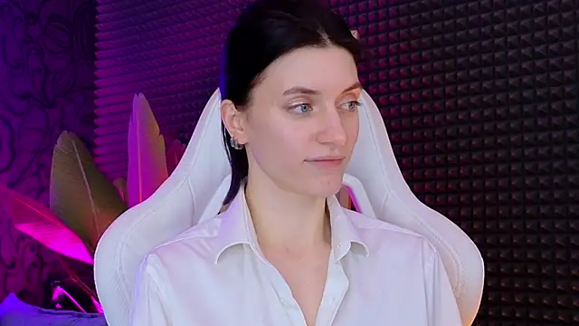 roxy riot  online show from 16, 3, 2025