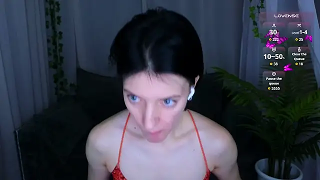 roxy riot  online show from 7, 11, 2025