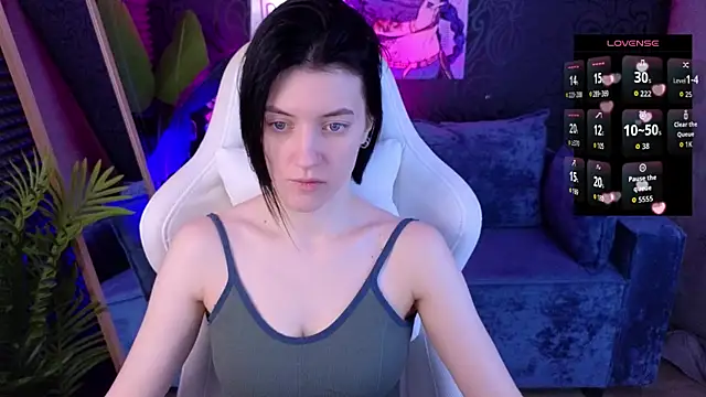 roxy riot  online show from 27, 11, 2025