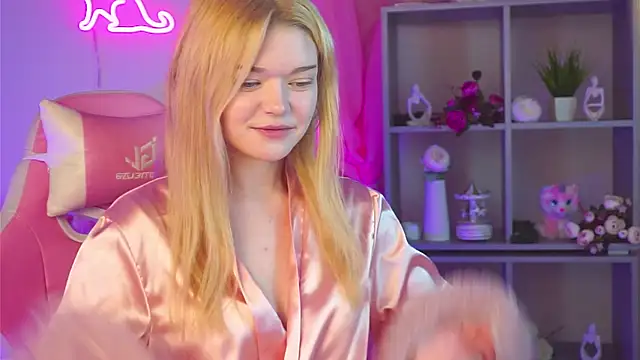 AdeleCartier online show from 23, 3, 2025