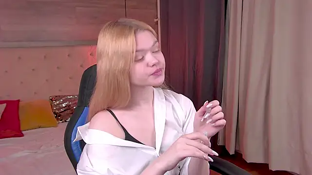 AdeleCartier online show from 16, 2, 2025