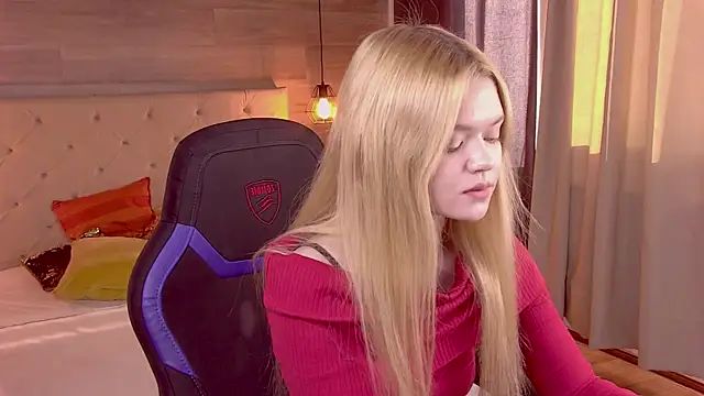 AdeleCartier online show from 21, 2, 2025