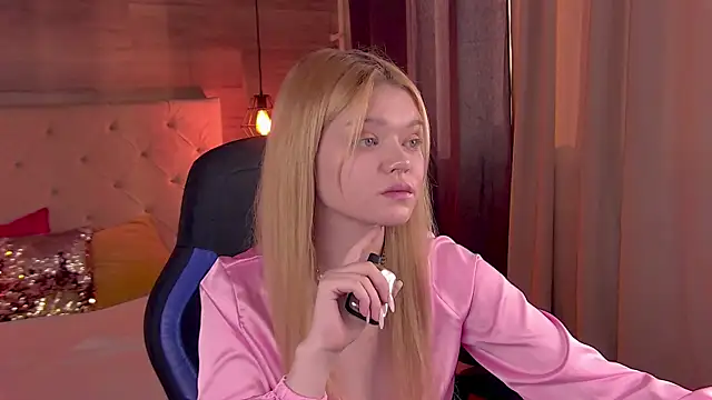 AdeleCartier online show from 23, 2, 2025