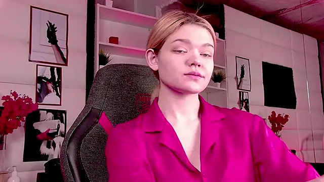 AdeleCartier online show from 4, 3, 2025