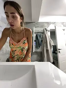 BonyBon29 online show from 4, 11, 2025