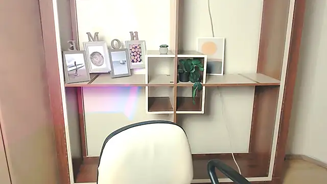  AngeliaFlow  online show from 18, 10, 2025