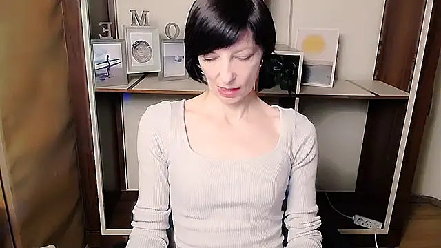  AngeliaFlow  online show from 9, 1, 2026