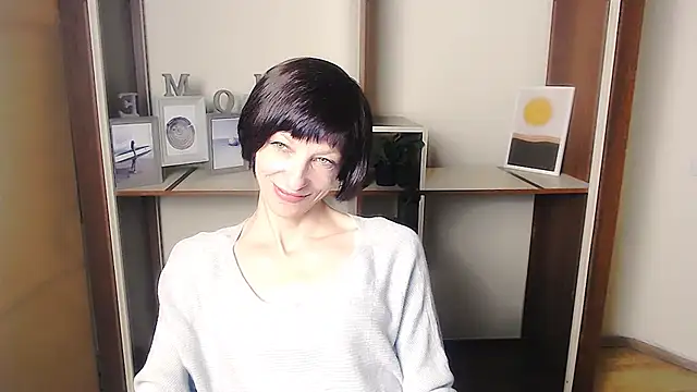  AngeliaFlow  online show from 12, 9, 2025