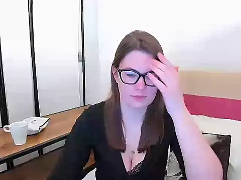 Snapshot of CarolineFlirt chatting on 20, 2, 2025 CarolineFlirt online show from 20, 2, 2025