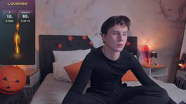 AdrianoAubert online show from 27, 10, 2025