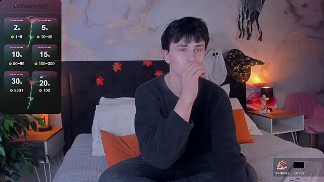 AdrianoAubert online show from 4, 11, 2025