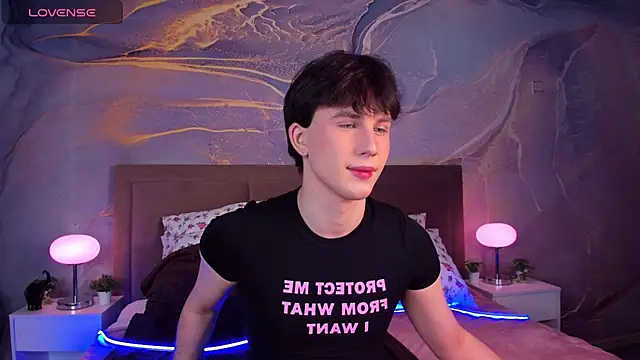 AdrianoAubert online show from 1, 12, 2025