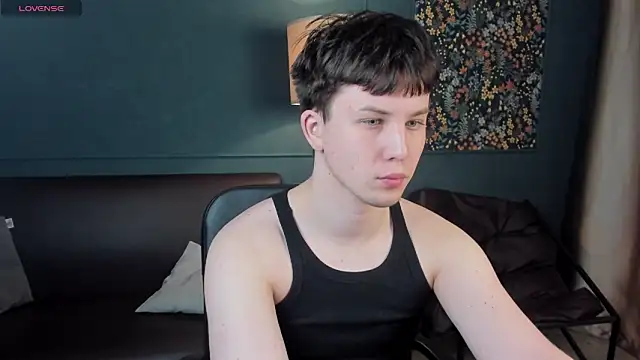 AdrianoAubert online show from 2, 10, 2025