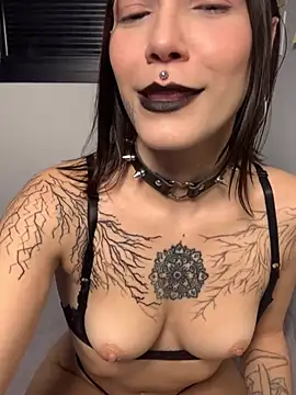 Snapshot of nickelfie chatting on 30, 5, 2026 nickelfie online show from 30, 5, 2026