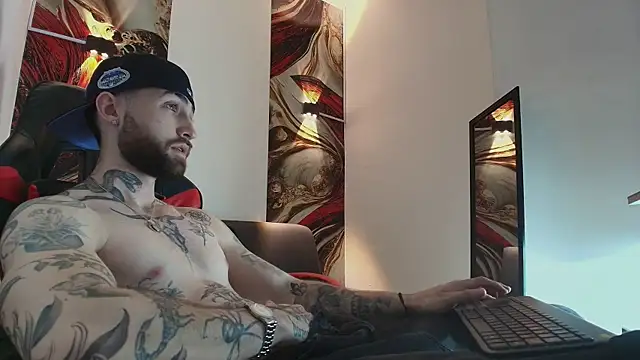 Luke davis01 online show from 17, 12, 2025