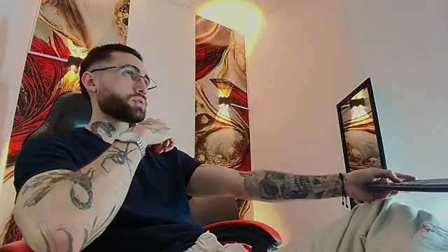 Luke davis01 online show from 2, 12, 2025