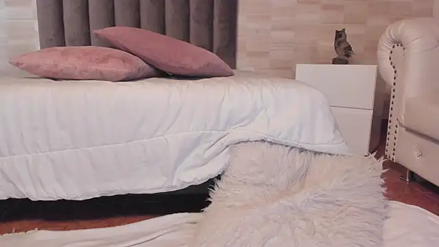 Piia Angeel1 online show from 25, 2, 2025