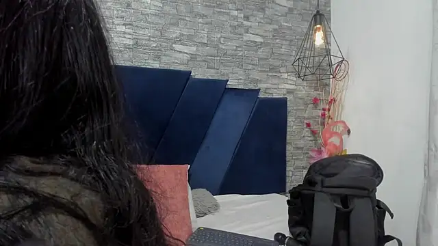 Sophia Brunett online show from 12, 10, 2025