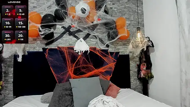 Sophia Brunett online show from 28, 10, 2025