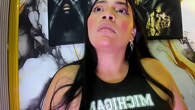 Sophia Brunett online show from 8, 11, 2025