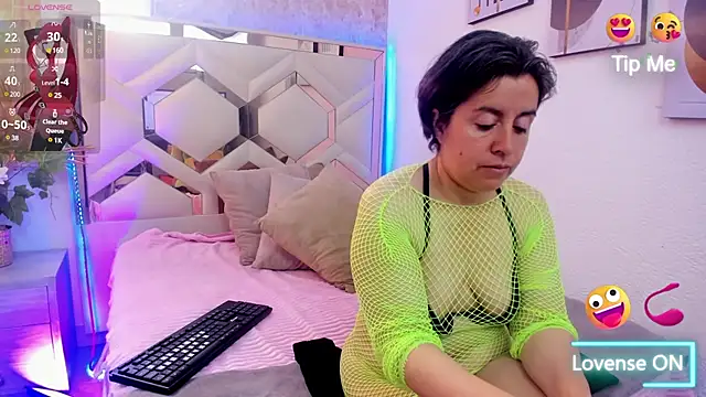 Saori Sann  online show from 3, 3, 2025