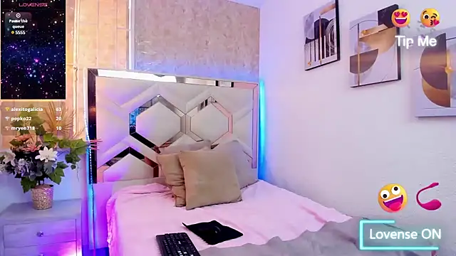 Saori Sann  online show from 1, 3, 2025