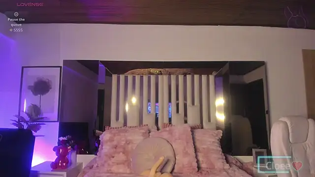 Cloee Rainbow1 online show from 26, 9, 2025