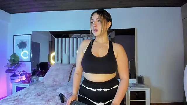 Cloee Rainbow1 online show from 17, 10, 2025