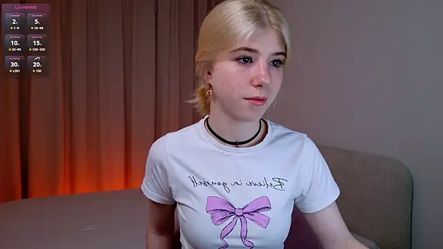 Snapshot of Bella_amory chatting on 13, 7, 2026 Bella amory online show from 13, 7, 2026