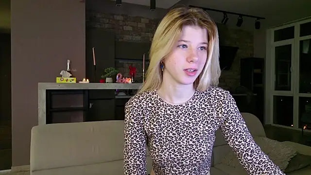 Bella amory online show from 10, 3, 2025