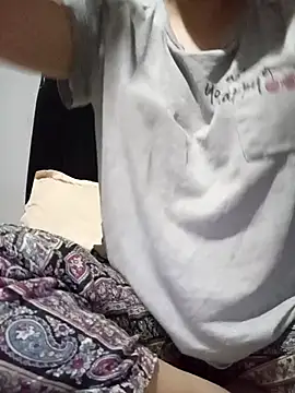 Snapshot of Milan-88 chatting on 5, 10, 2025 Milan-88 online show from 5, 10, 2025