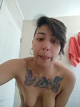 Snapshot of MaiPandora chatting on 17, 12, 2025 MaiPandora online show from 17, 12, 2025