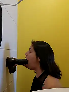 Snapshot of MaiPandora chatting on 5, 11, 2025 MaiPandora online show from 5, 11, 2025