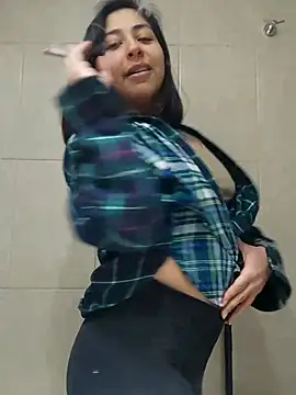 Snapshot of MaiPandora chatting on 10, 9, 2025 MaiPandora online show from 10, 9, 2025