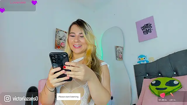 Vickyallien online show from 10, 4, 2026