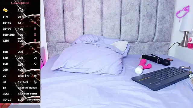 Skye Moore online show from 3, 3, 2025