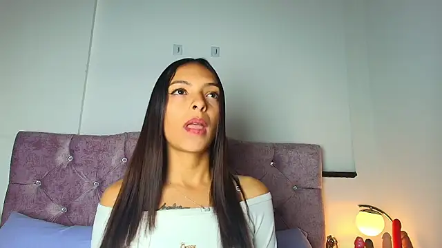 Skye Moore online show from 12, 11, 2025