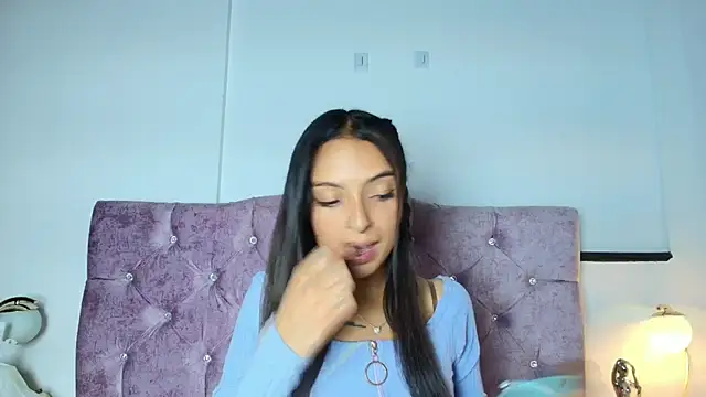 Skye Moore online show from 22, 10, 2025