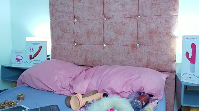 Skye Moore online show from 13, 10, 2025