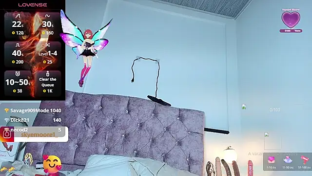 Skye Moore online show from 31, 10, 2025