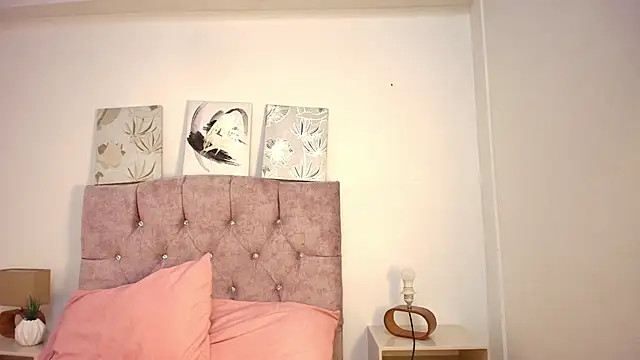 Skye Moore online show from 11, 3, 2026