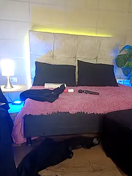 Snapshot of _michonne_ chatting on 23, 11, 2025 michonne online show from 23, 11, 2025